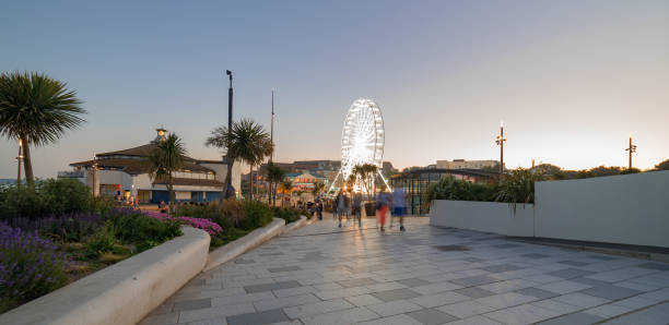 bournemouth seafront skyline - bournemouth imagens e fotografias de stock