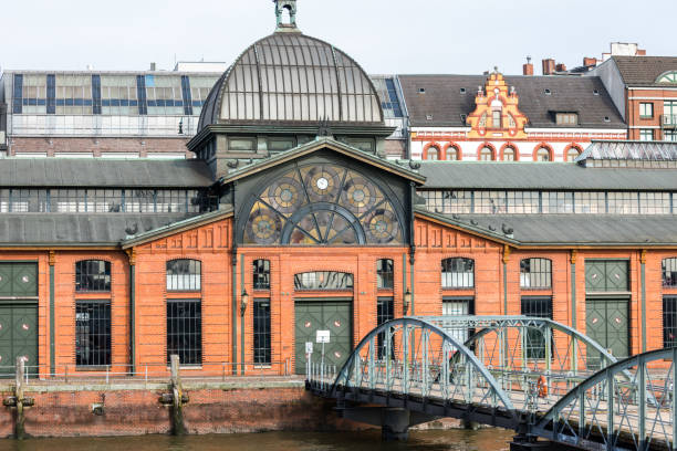 edificio fishmarkt, amburgo, germania - altona foto e immagini stock