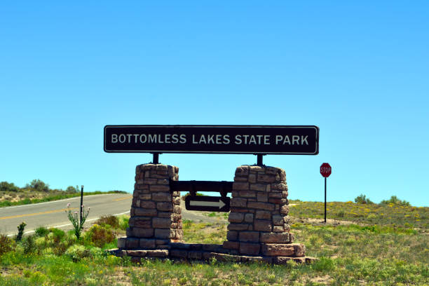 istock Bottomless Lakes State Park Sign 697815760