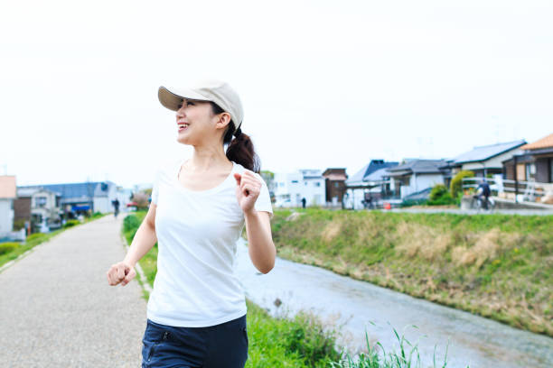 istock Women who are jogging 697837524