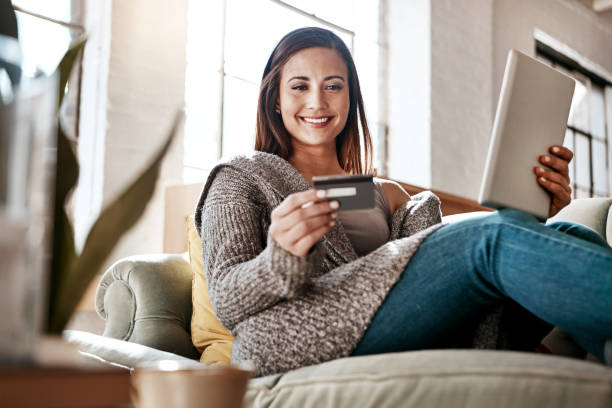 istock Getting the best deals online! 697888212