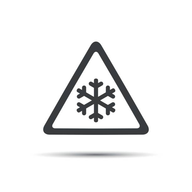 illustrations, cliparts, dessins animés et icônes de symbole d’avertissement triangulaire, illustration vectorielle simple des flocons de neige - blizzard