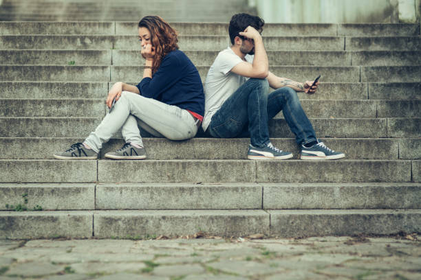 problemas de parejas - bonding fotografías e imágenes de stock