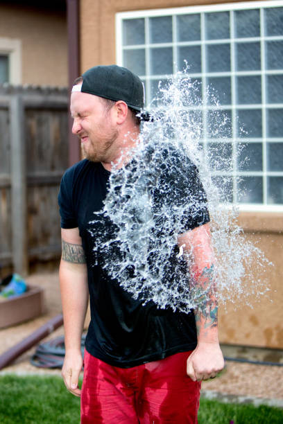 Bursting a water ballon