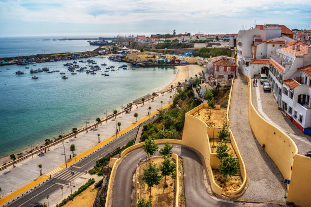 portugal: the old town of sines, a portuguese city, located on atlantic coast - alentejo imagens e fotografias de stock