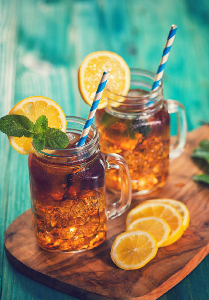 istock Ice Tea with Lemon and Mint in a Jar 698155068