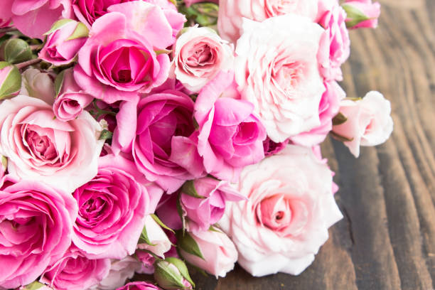 istock Bouquet of Pink Roses 698177654