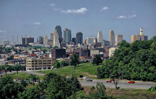 istock Kansas City Skyline 698210324