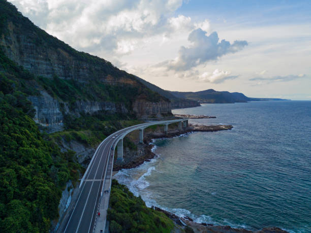 sea cliff bridge - pacific coast highway - fotografias e filmes do acervo