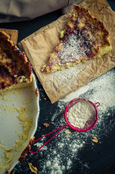 istock Traditional italian pie Crostata 698324926