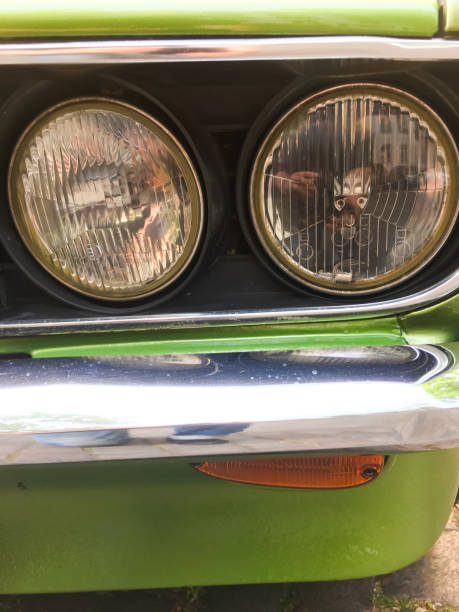 auto d'epoca - faro - retro revival cruise hood car foto e immagini stock