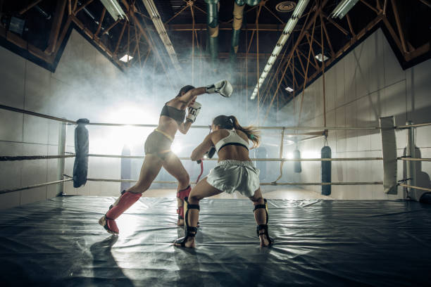istock Escaping the punch of an opponent! 698629392