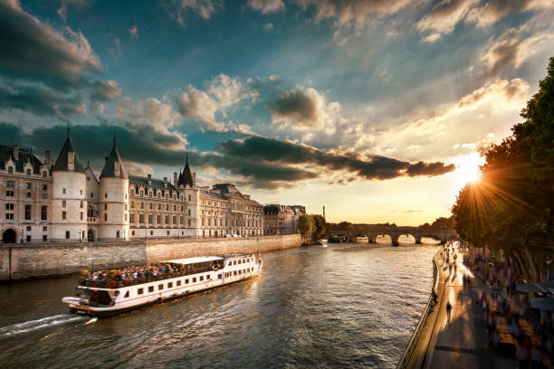 istock Style of life in Paris 698641198