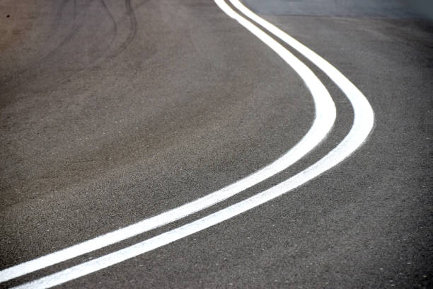 istock Curved double line on the curve of the highway 698673614