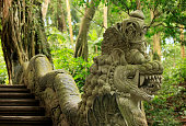 traditionelle-balinesische-statue.jpg?b=1&s=170x170&k=20&c=EdLDEAumlQGRCZzl13Y8R7zOLFnchAWzsriyqEy07a0=