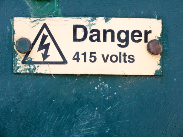 istock danger 415 volts sign on box uk 700085476