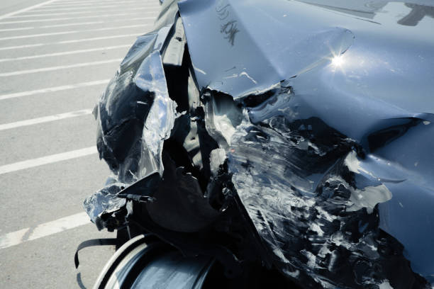 istock Crumpled car appearance like paper 700100042
