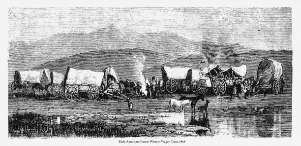 illustrazioni stock, clip art, cartoni animati e icone di tendenza di pioneer western wagon train, incisione vittoriana dei primi americani, 1868 - santa fe trail