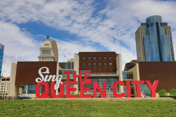 Singen Sie die Queen City 3D Kunst in Cincinnati – Foto