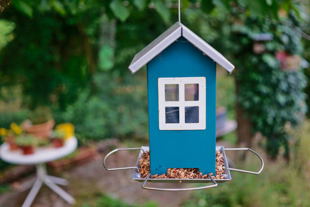 Metelic bird feeder