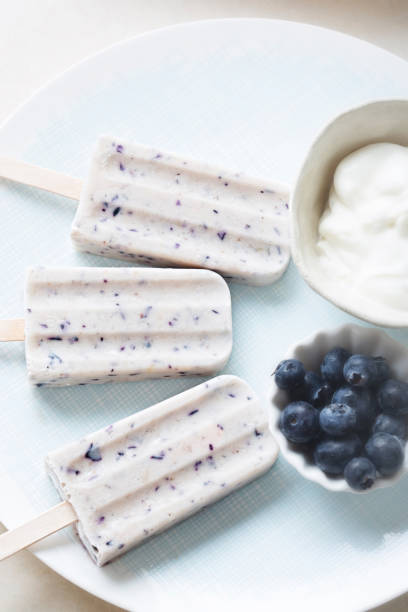 istock Blueberry yoghurt ice cream popsicle 700387946