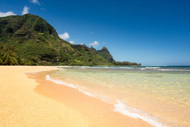 istock Tunnels beach on the north shore Kauai 700407782
