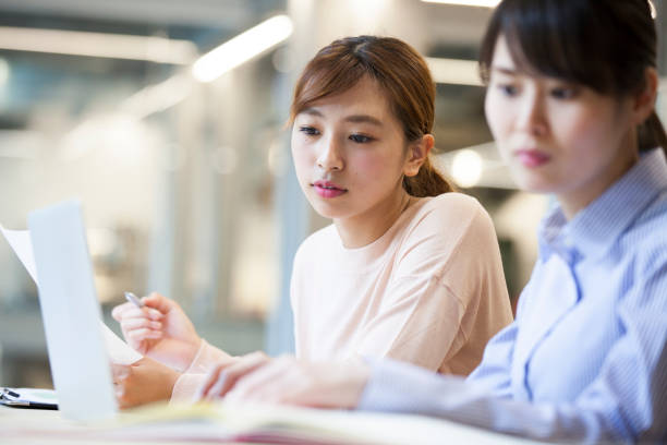 istock Women who work in the Office 700790222