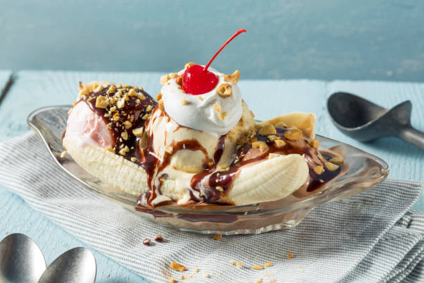 istock Sweet Homemade Banana Split Sundae 701085318