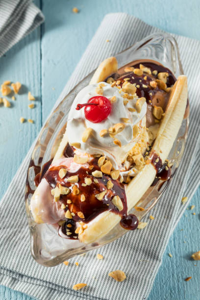 istock Sweet Homemade Banana Split Sundae 701085348