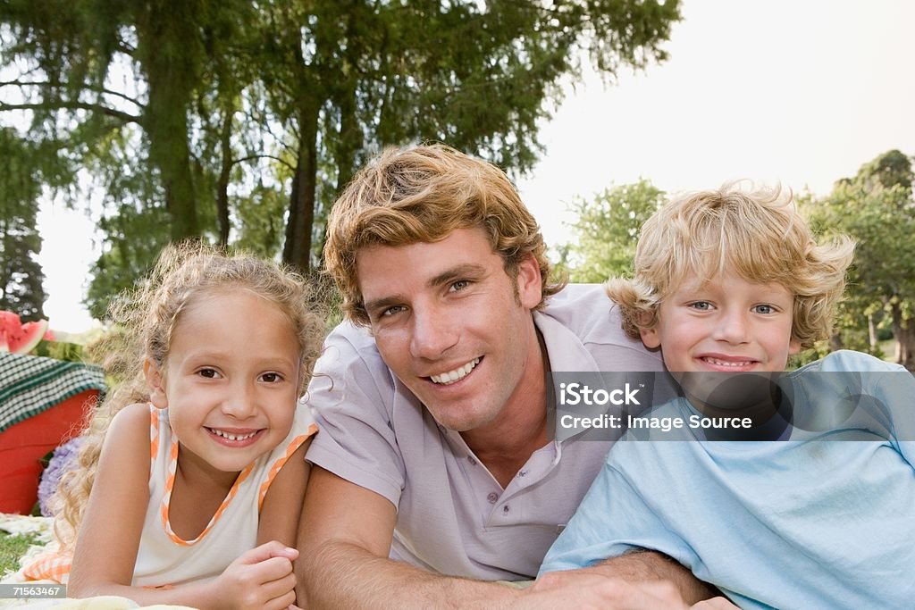 Pai e criança ao ar livre - Royalty-free 30-39 Anos Foto de stock