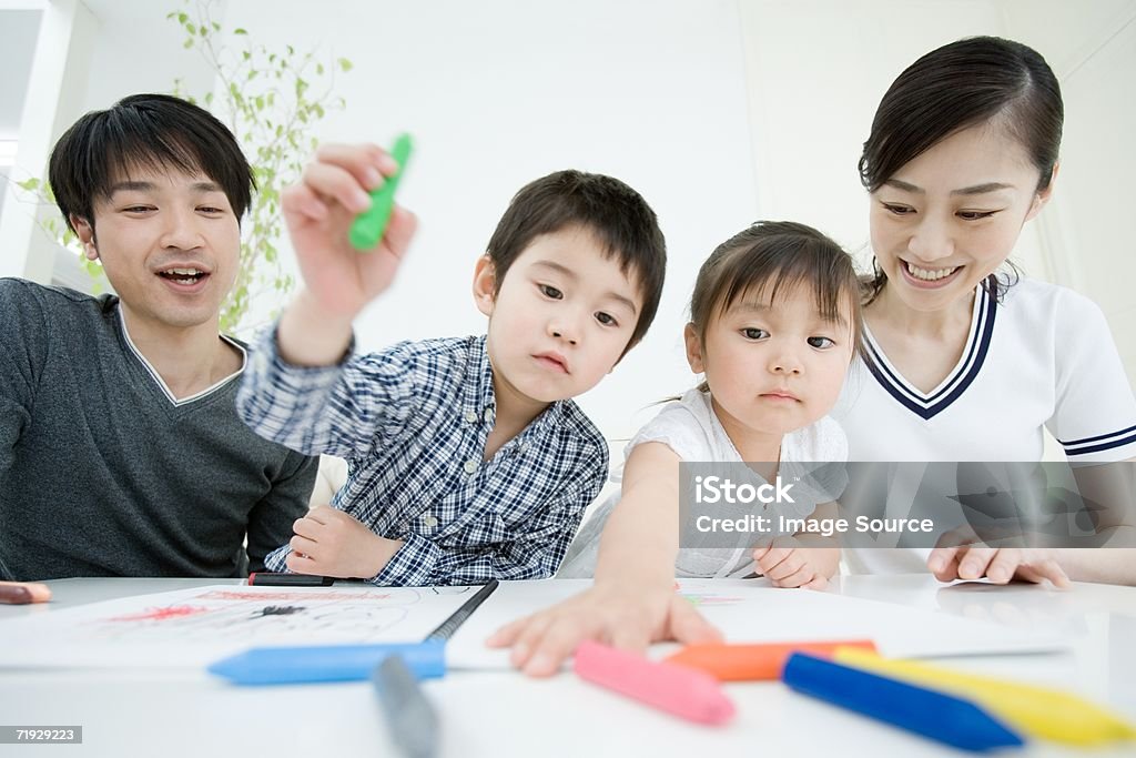 Japonais, dessin de famille - Photo de Adulte libre de droits