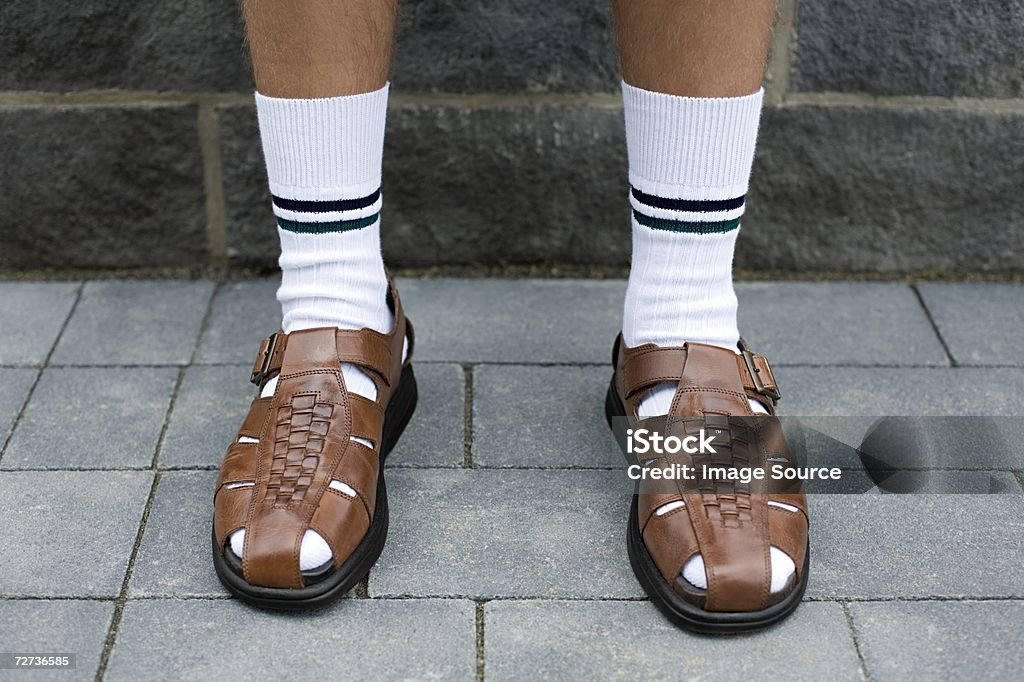 Mann mit Sandalen - Lizenzfrei Sandale Stock-Foto