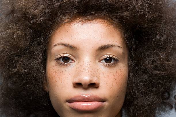 attractive young woman - afro stockfoto's en -beelden