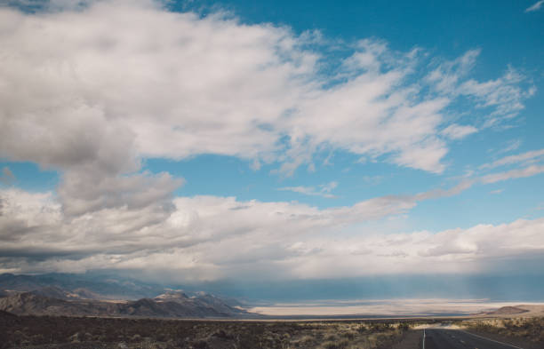 vista panoramica di deserto contro il cielo - 5895 foto e immagini stock