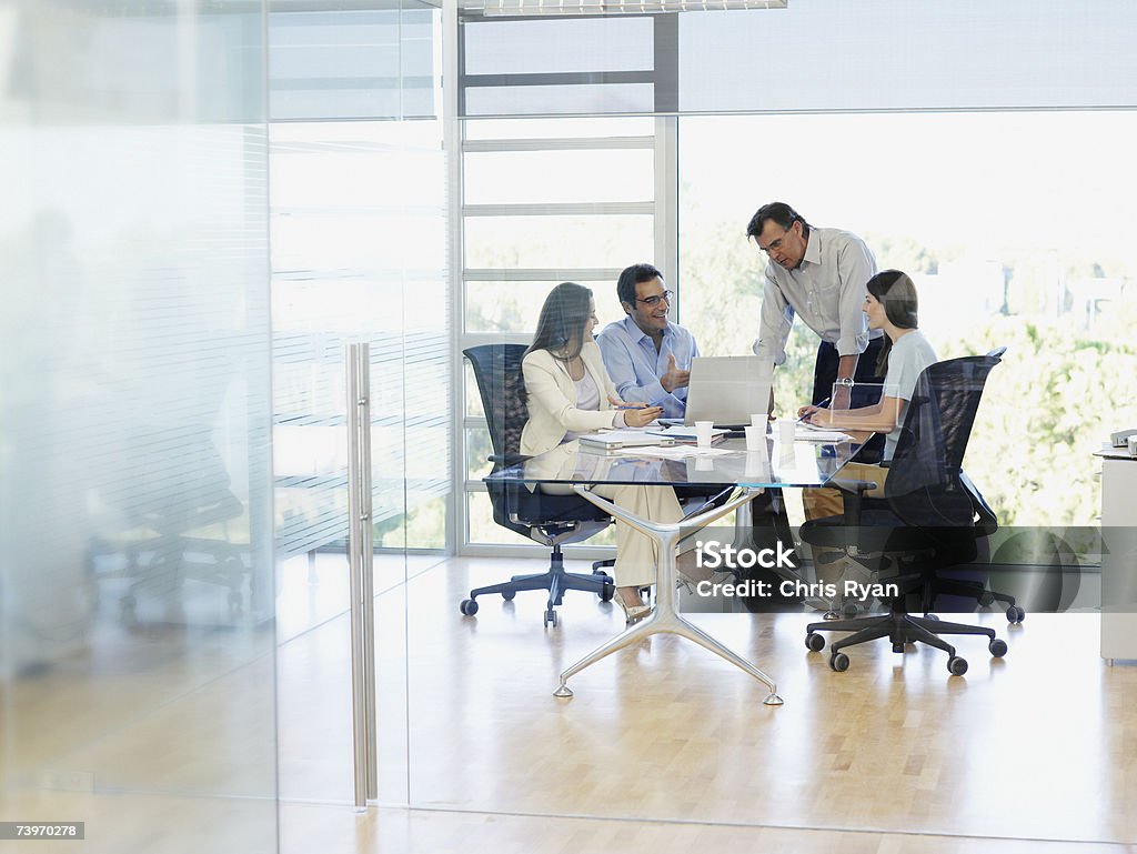 Grupo de trabajadores de oficina en una reunión - Foto de stock de Clase de formación libre de derechos