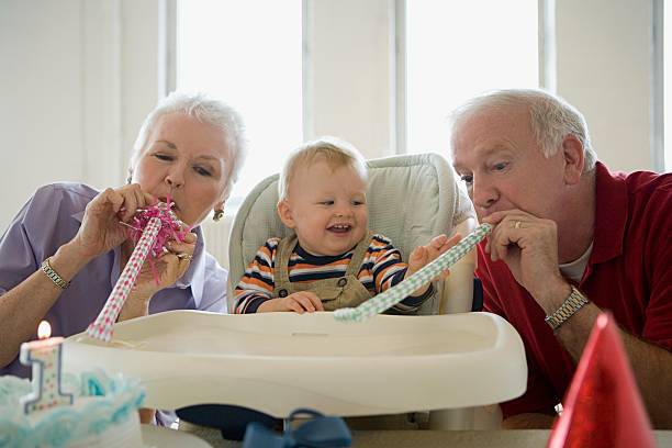 1 歳、祖父母 - great grandchild ストックフォトと画像