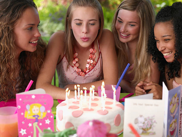  .  Pasteles De Cumpleaños Para Adolescentes Fotografías de stock, fotos e imágenes libres de derechos