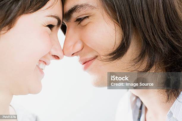 Casal Feliz - Fotografias de stock e mais imagens de 20-24 Anos - 20-24 Anos, Adulto, Amor