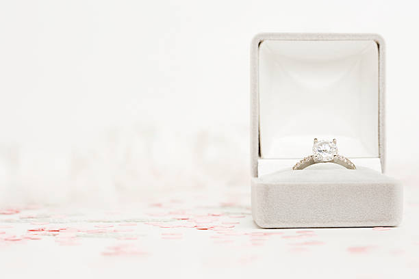 Engagement ring  jewelry box photos stock pictures, royalty-free photos & images