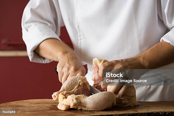 셰프리 치킨 준비 닭고기에 대한 스톡 사진 및 기타 이미지 - 닭고기, 정육점 주인, 요리사