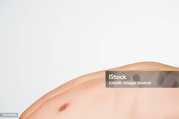 Männliche Der Brust Stockfoto und mehr Bilder von Dehnen - Dehnen, Männliche Person, Nackt