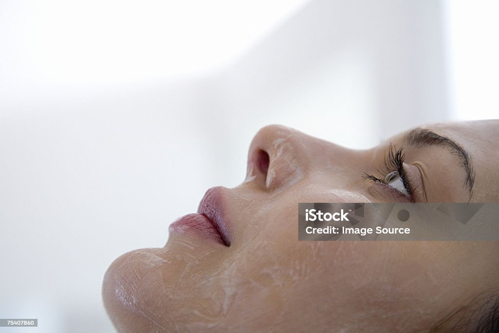 Woman having chemical peel - Royalty-free Peeling químico Foto de stock