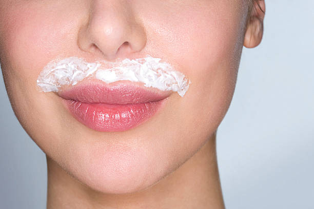 woman bleaching facial hair - 15803 imagens e fotografias de stock