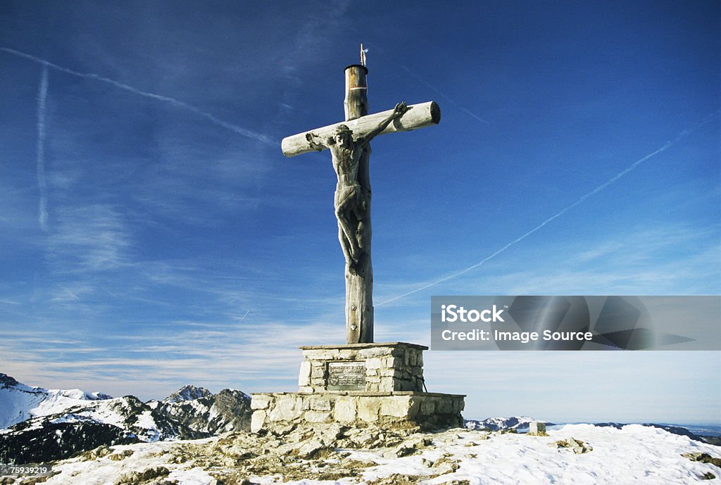 Croix au sommet de la montagne - Photo de Croix - Forme libre de droits