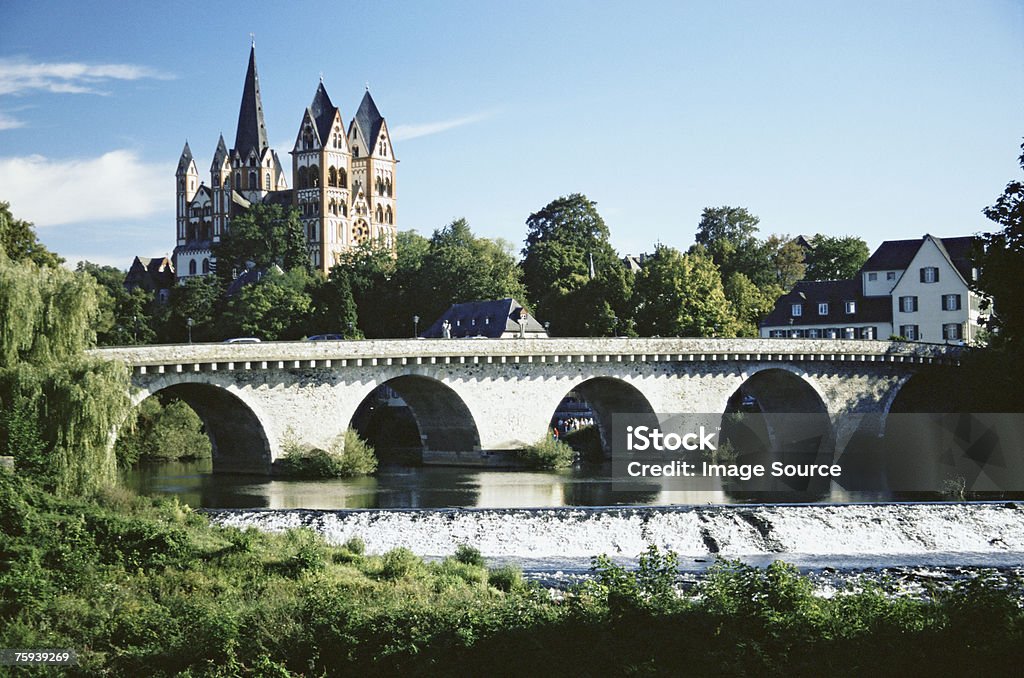 Cúpula de limburg y lahn puente - Foto de stock de Aire libre libre de derechos