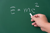 nahaufnahme-der-formel.jpg?b=1&s=170x170&k=20&c=my9Kheeou5lo8Z7PLM2AwbbsJ5dT7ronj5_9qyH2Nxo=