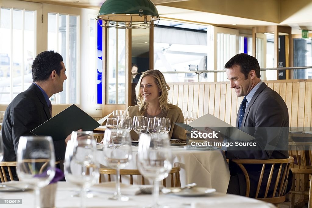 Colegas em um restaurante - Royalty-free 30-39 Anos Foto de stock