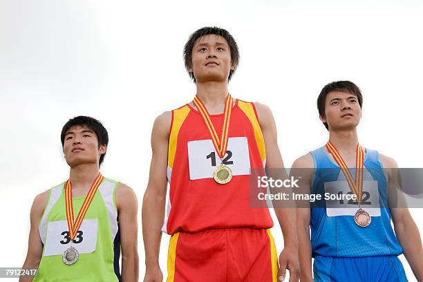 Atletas Com Medalhas - Fotografias de stock e mais imagens de Chinês - Chinês, Medalhado, Desporto