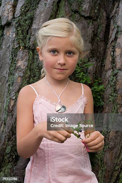 少女のポートレート - 1人のストックフォトや画像を多数ご用意 - 1人, カメラ目線, スウェーデン