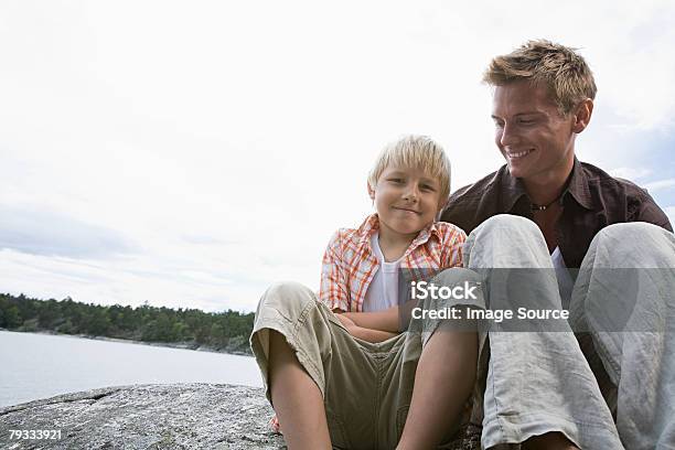 Ritratto Di Un Padre E Figlio - Fotografie stock e altre immagini di Svezia - Svezia, Bambino, Infanzia